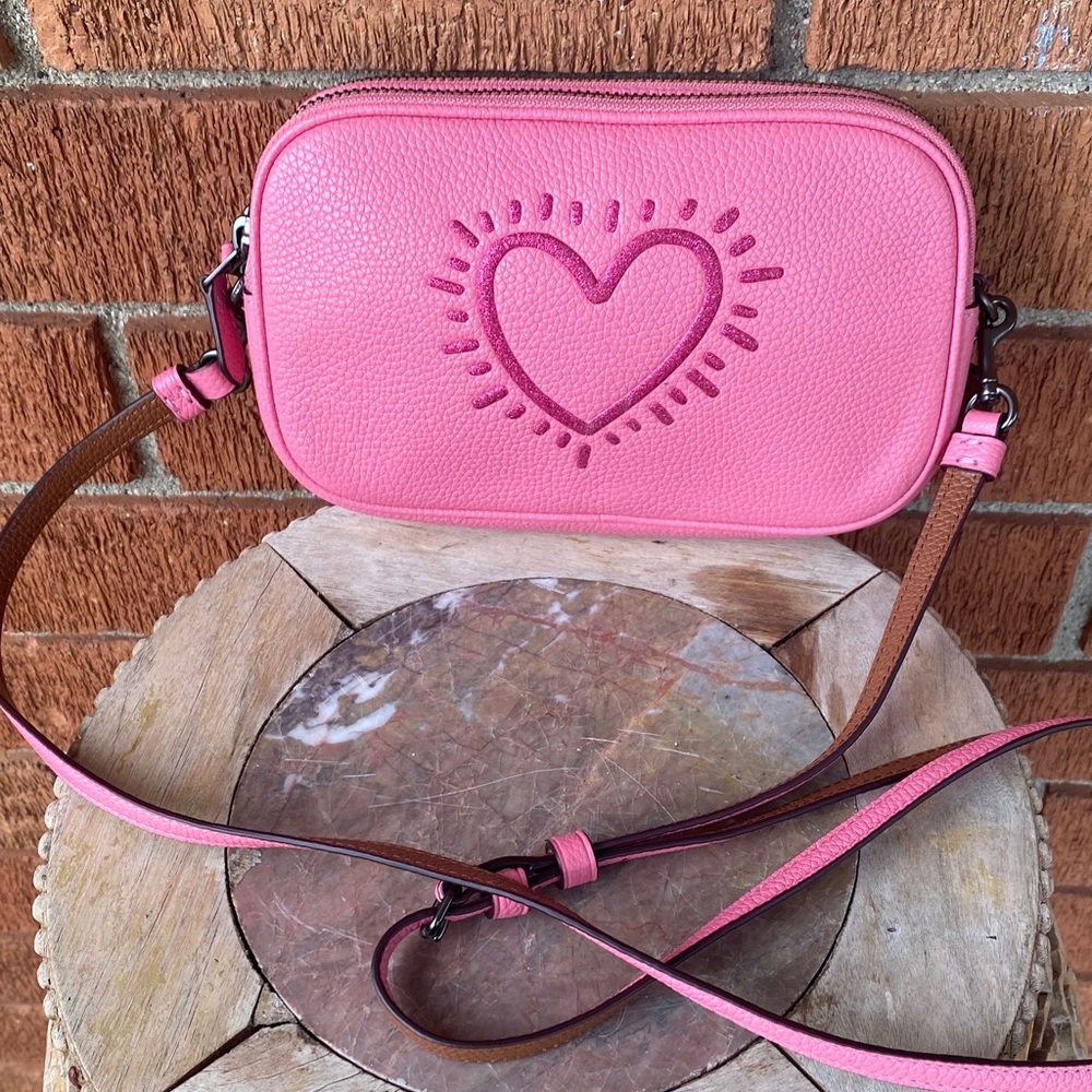 💓🌷Coach X Keith Haring Pink Glitter Heart Bag (Ltd. Edition), 🌷💓🌸